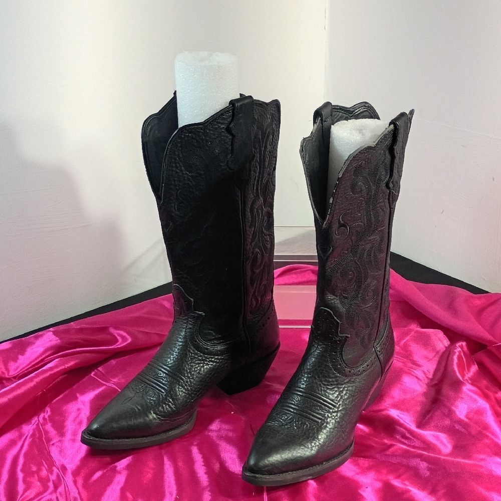 JUSTIN BOOTS L2553 Woman's Size 7 B . Condition is Pre-owned.